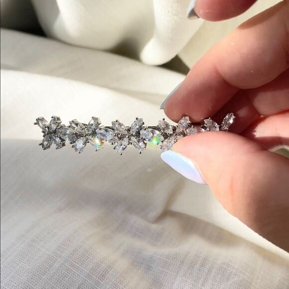 Victoria flower hair piece 💎 - Picture 3 of 4